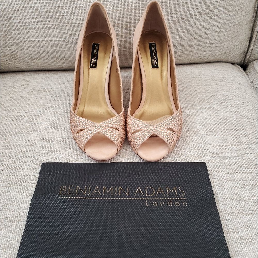 Benjamin Adams 'Camberra' Suede & Rhinestone Pumps - size 8.5 in Peach